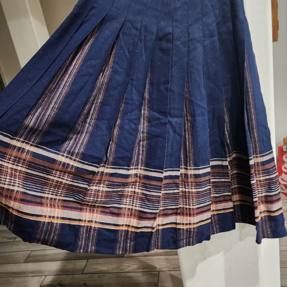 PENDLETON Vintage Pleated Midi Skirt Navy Striped Size 4 - Picture 4 of 5